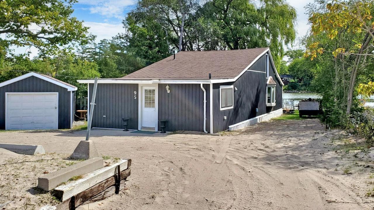 Main Beach River Retreat - Wasaga Beach 1 - Main Strip - 95 Mosley St Экстерьер фото