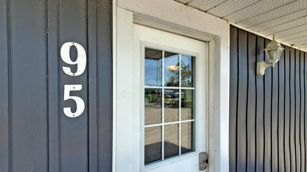 Main Beach River Retreat - Wasaga Beach 1 - Main Strip - 95 Mosley St Экстерьер фото