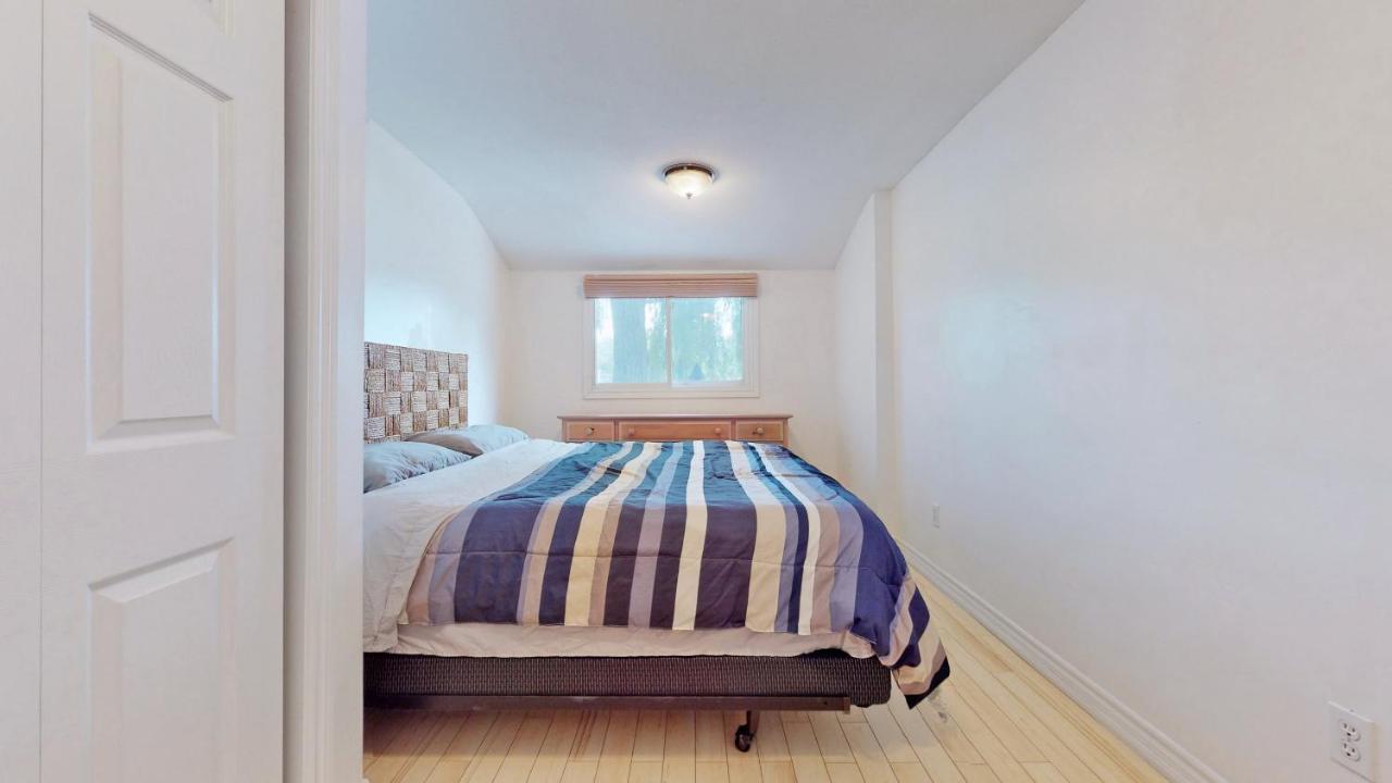 Main Beach River Retreat - Wasaga Beach 1 - Main Strip - 95 Mosley St Экстерьер фото