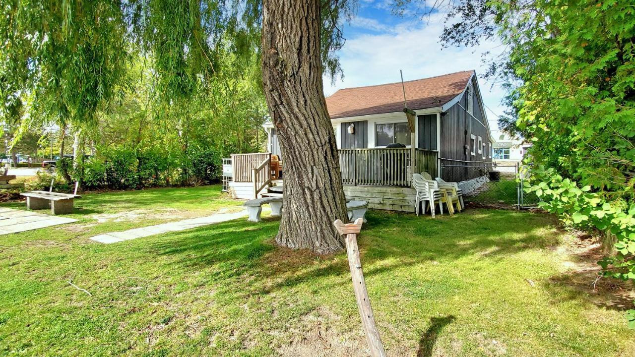 Main Beach River Retreat - Wasaga Beach 1 - Main Strip - 95 Mosley St Экстерьер фото
